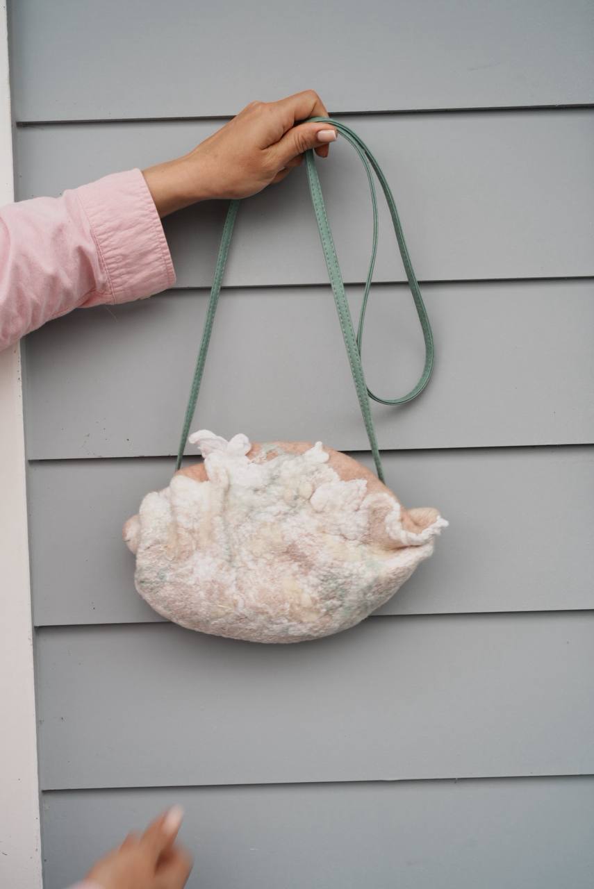 Felted Bag – Shell