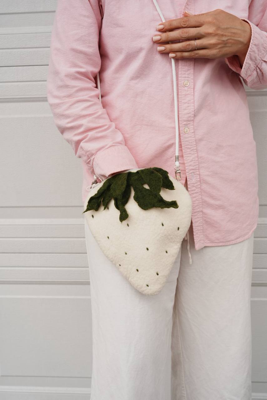 Felted Bag – White Strawberry