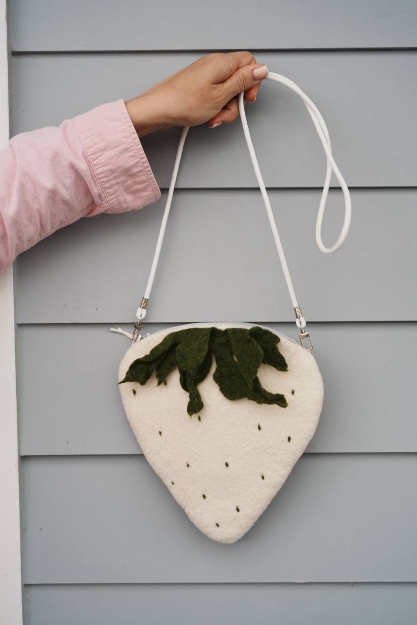 Felted Bag – White Strawberry