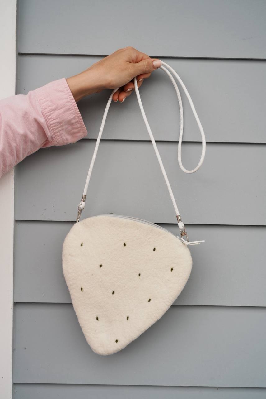 Felted Bag – White Strawberry