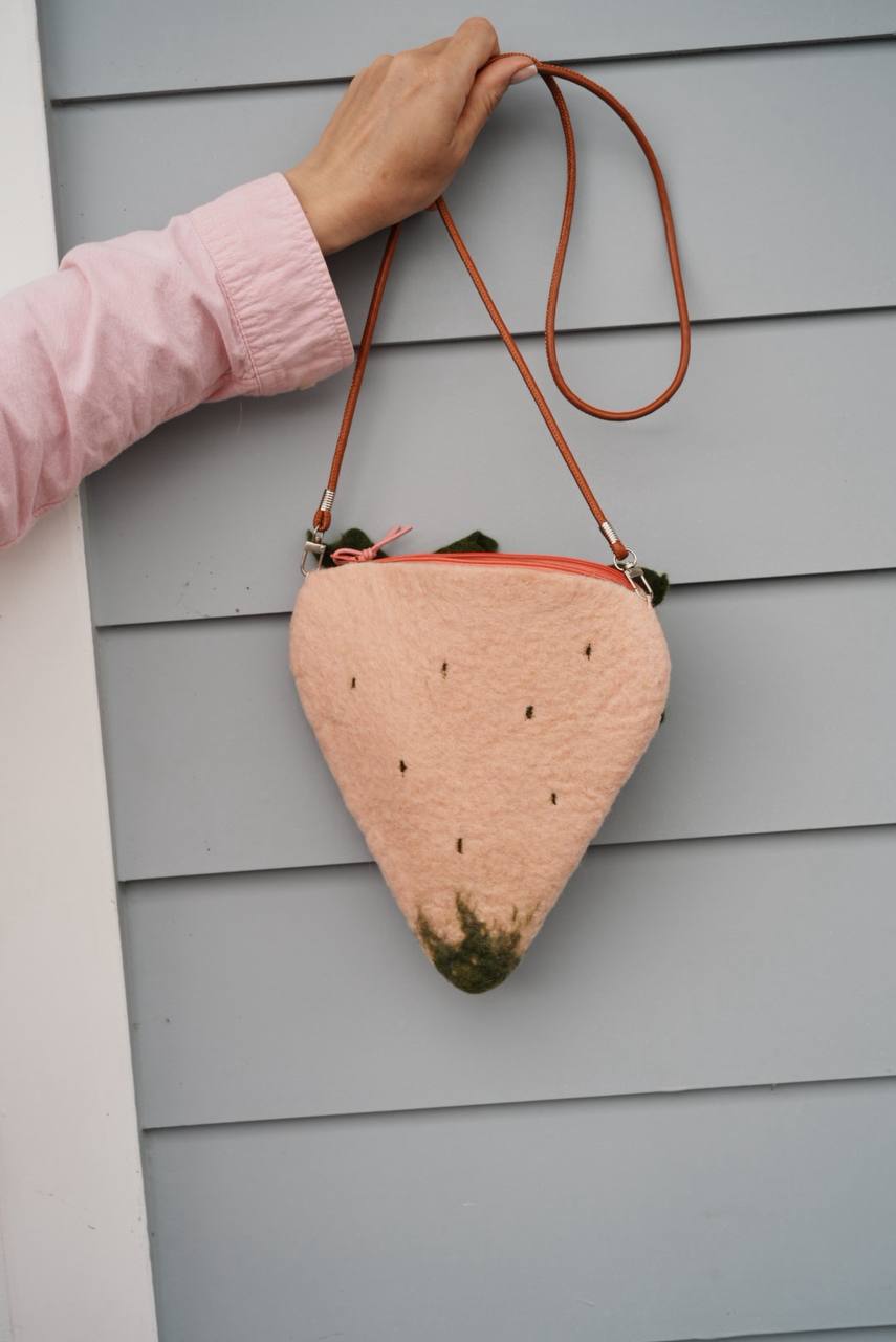 Felted Bag – Pink Strawberry