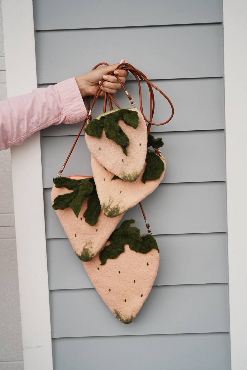 Felted Bag – Pink Strawberry