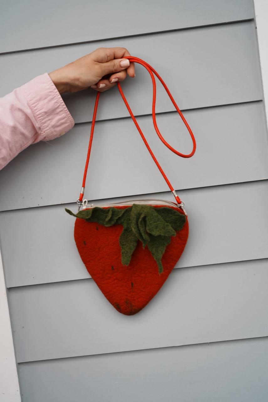 Felted Bag – Red Strawberry
